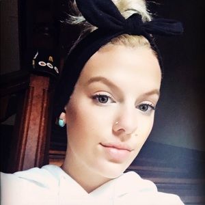 Meet your Posher, Lydia